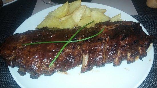 Joshua Tree Restaurant and bar